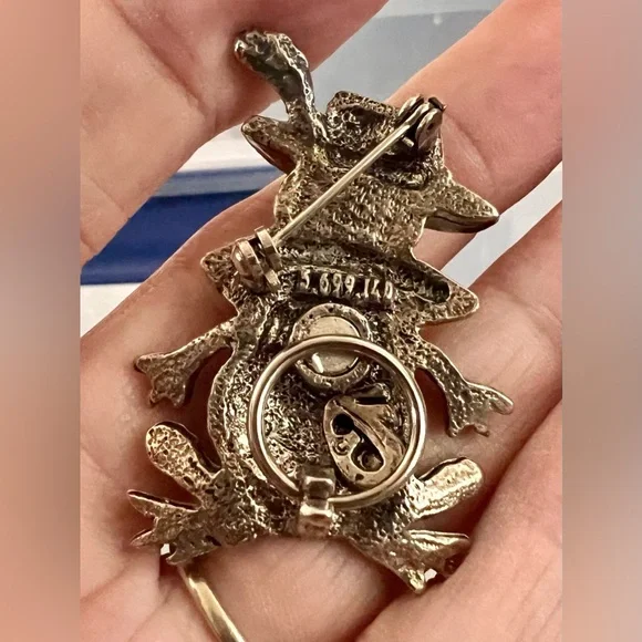 Colorful Frog Brooch or pendant with Hat NWT - Picture 2 of 3